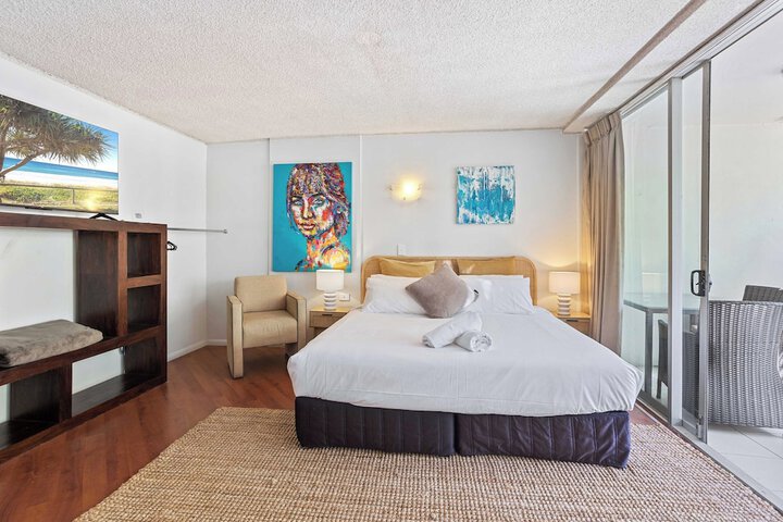 Room 9 of 115