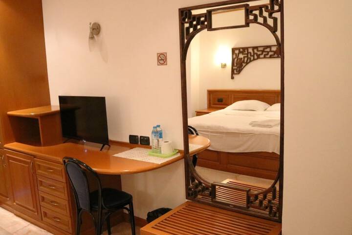 Room 26 of 49
