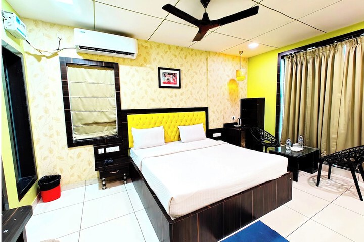 Room 14 of 22