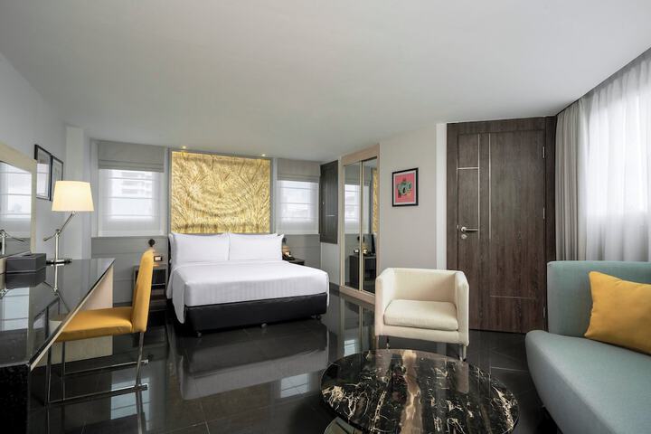 Room 7 of 48