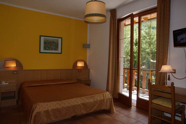 Room 5 of 71
