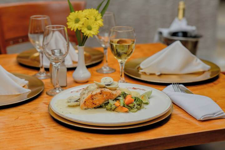 Dining 43 of 74