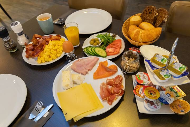 Breakfast/Coffee Service 78 of 99