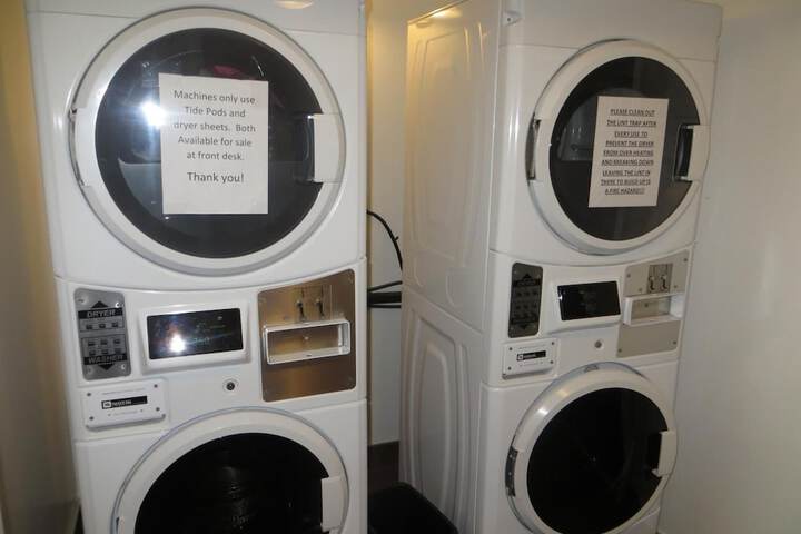 Laundry 19 of 45
