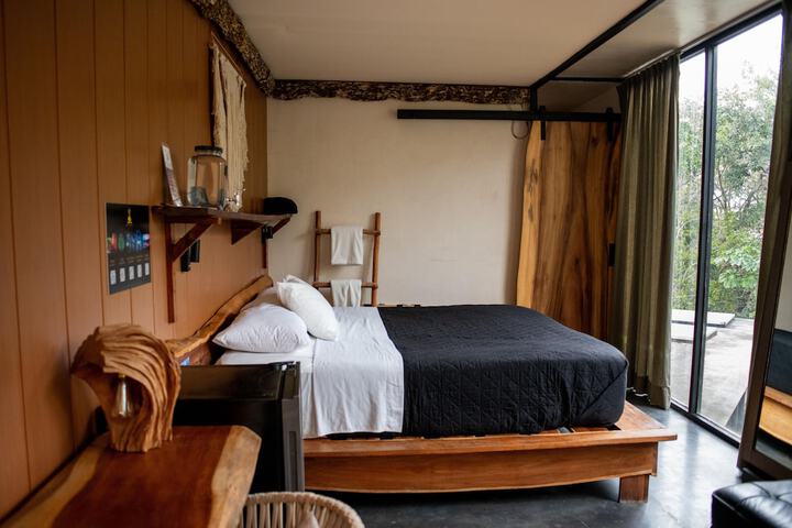 Room 10 of 51