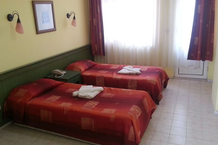 Room 7 of 26