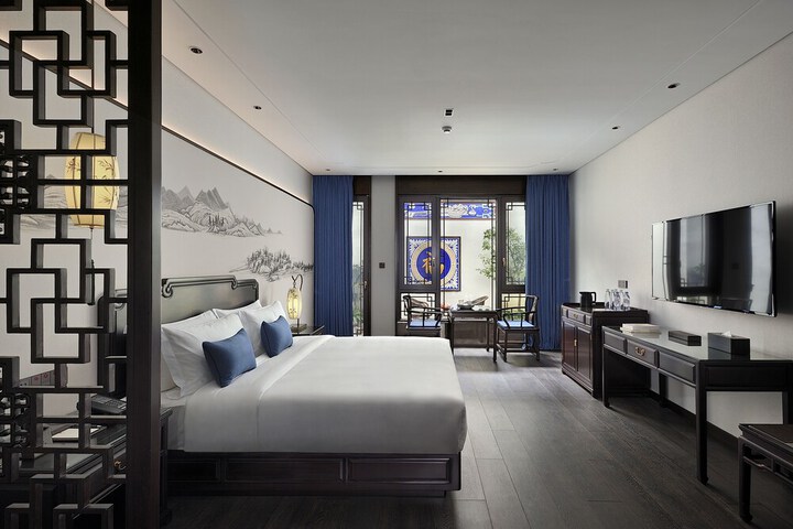 Room 15 of 50