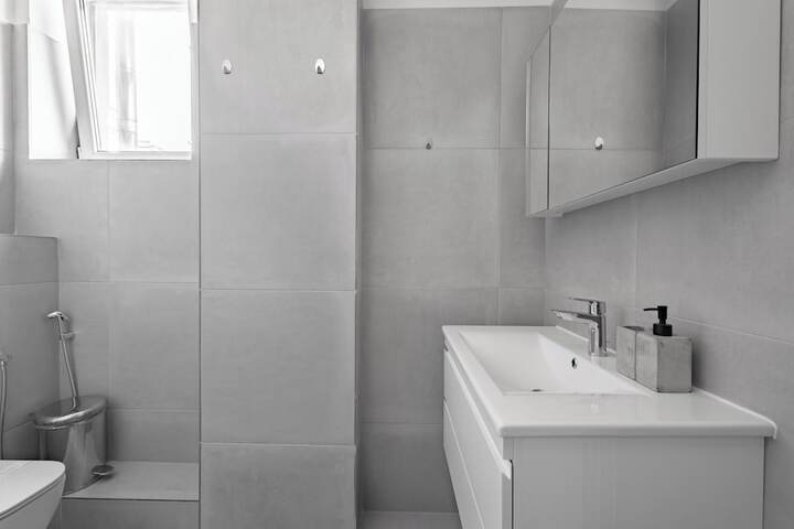 Room 52 of 71