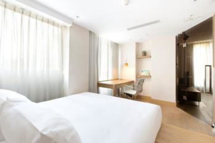 Room 29 of 53