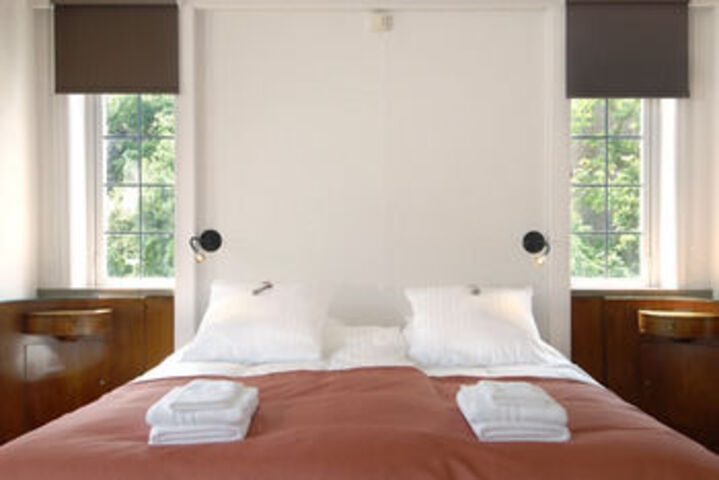 Room 13 of 27