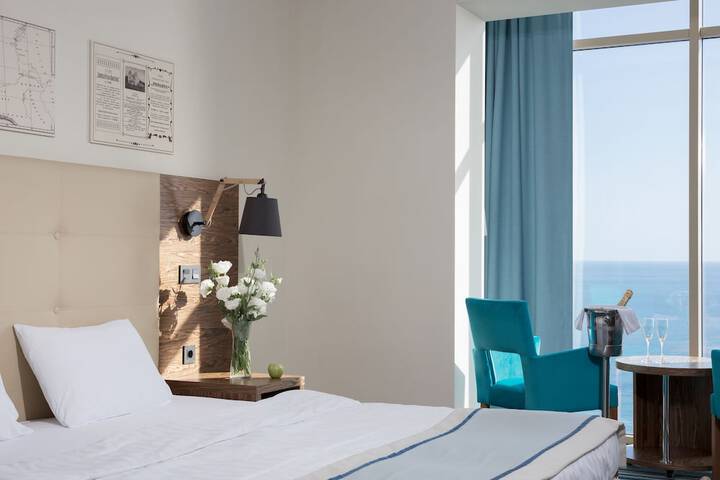 Room 32 of 75