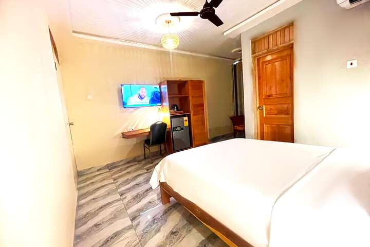 Room 8 of 31