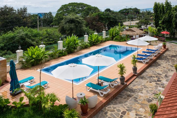 Pool 54 of 78