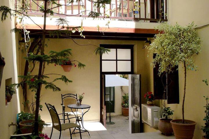 Hotel Exterior 27 of 38