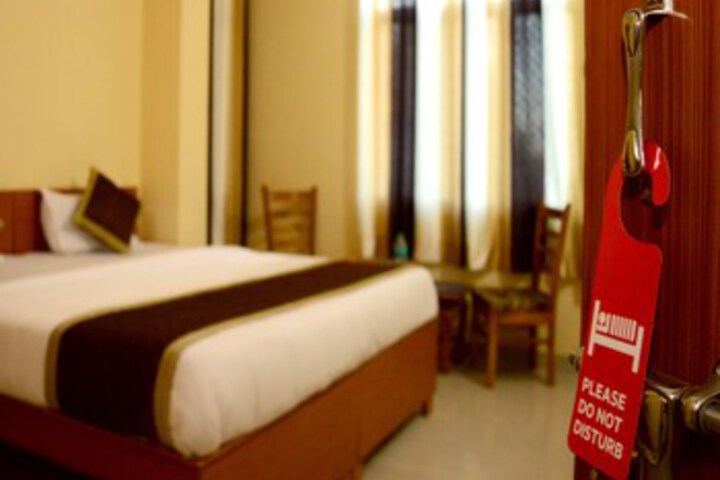 Room 30 of 48
