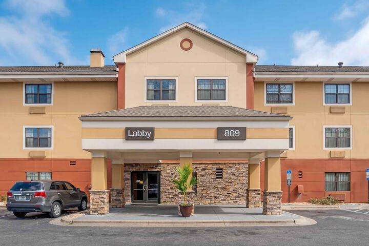 Hotel Entry