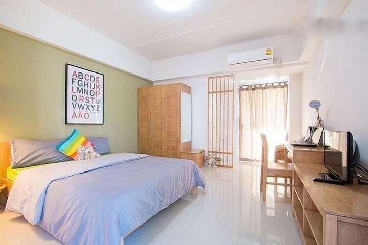 Room 11 of 24
