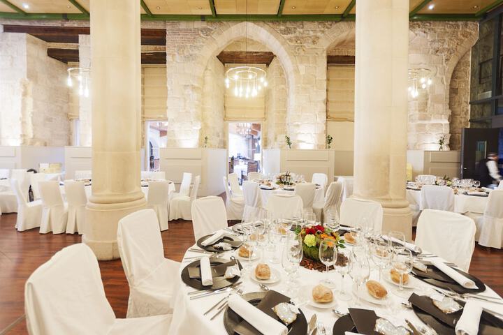 Ballroom/Hall 23 of 39