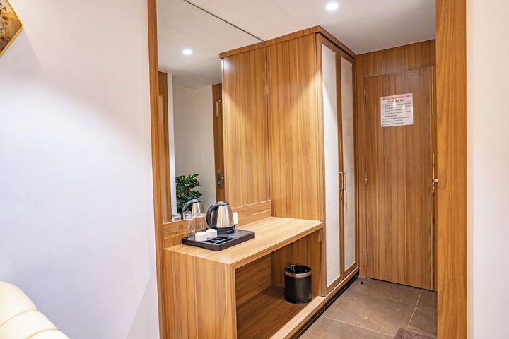 Room 28 of 53