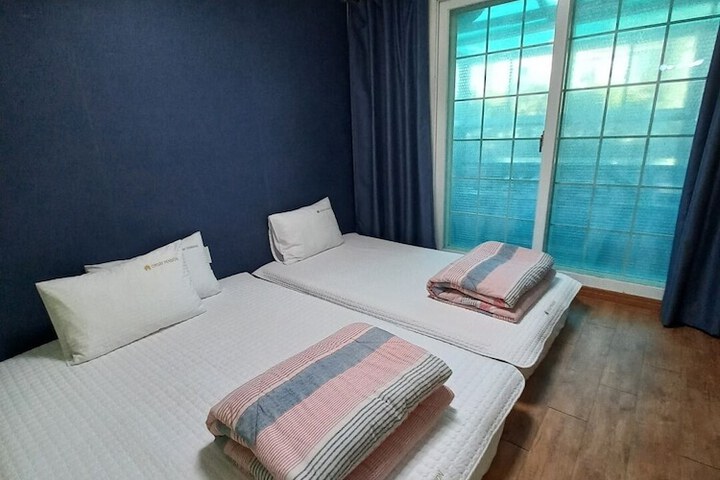 Room 3 of 63