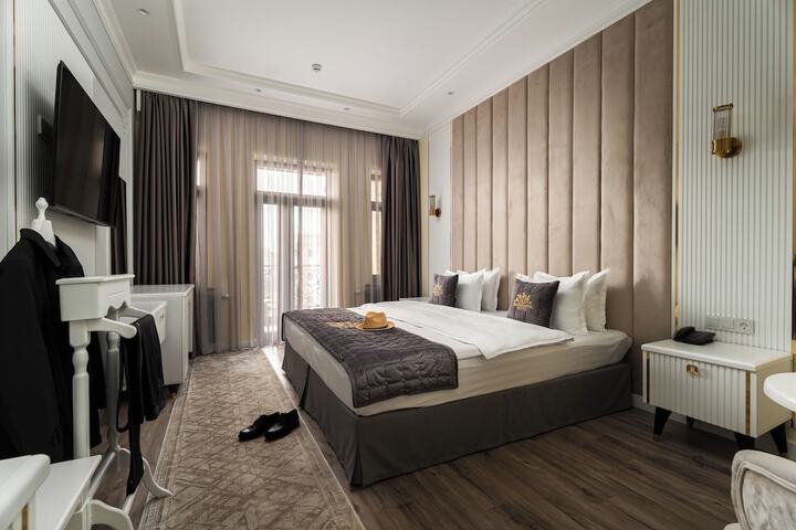 Room 6 of 43