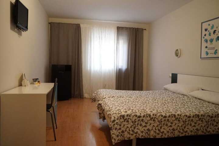 Room 7 of 30