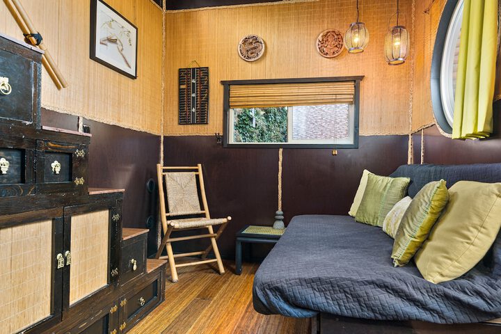 Room 76 of 152