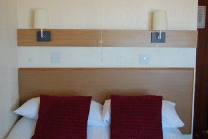 Room 5 of 20
