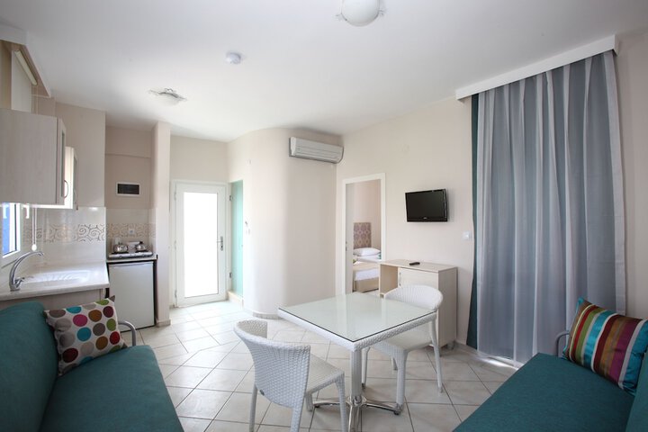 Room 8 of 30