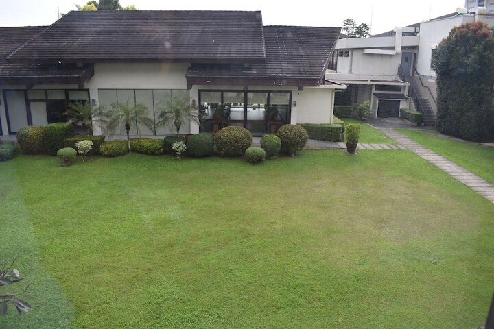 Hotel Exterior 101 of 109