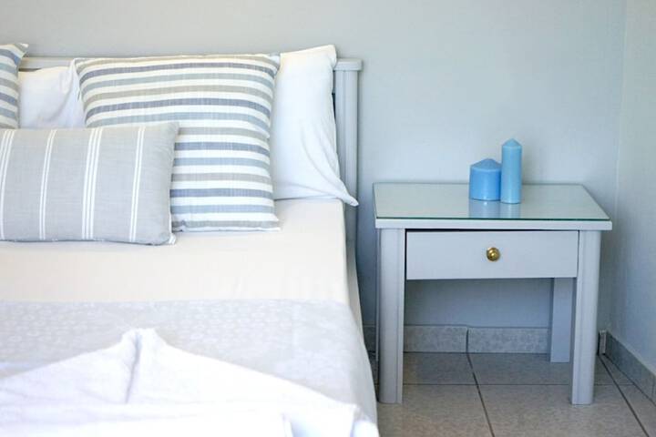 Room 4 of 74