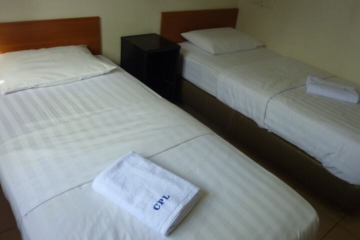 Room 9 of 17