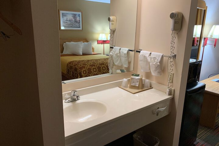 Room 16 of 26