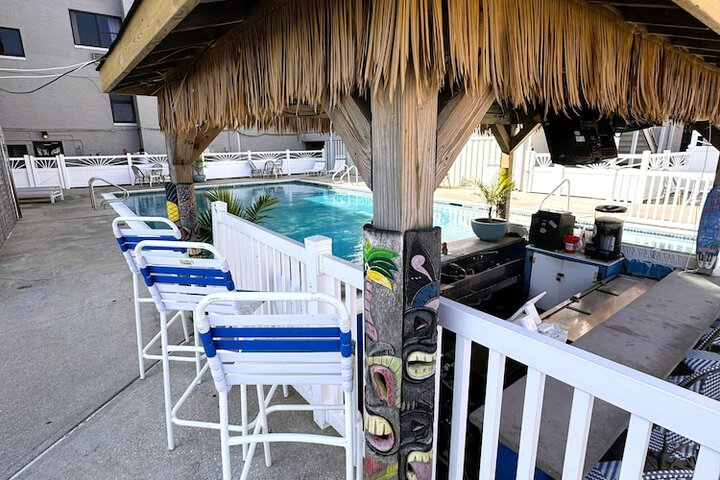 Pool 65 of 73