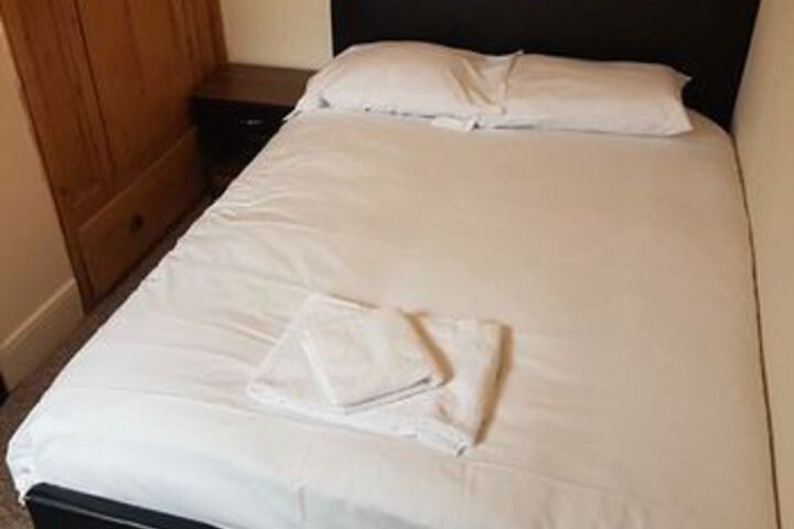 Room 16 of 18