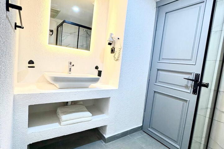 Clean Restrooms