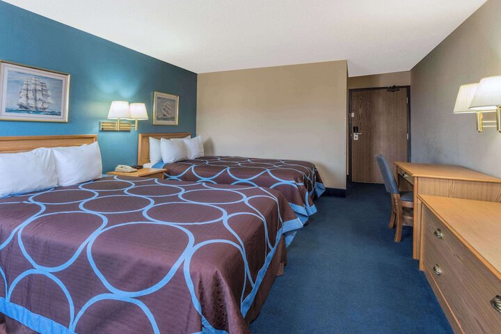 1 Queen Bed Mobility Accessible (20 of 25)