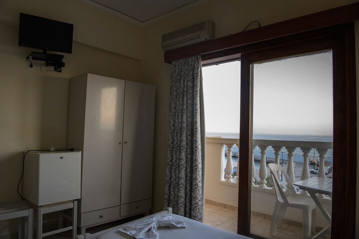 Room 15 of 43