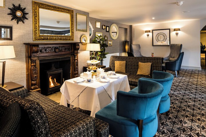 Lounge 61 of 75