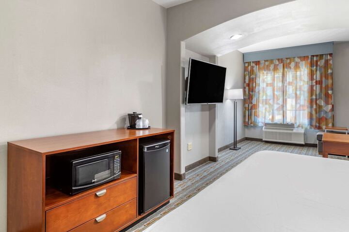 Room 17 of 41