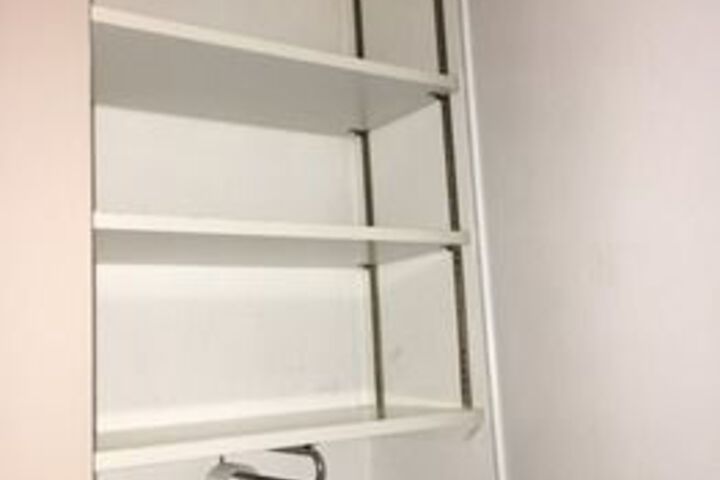 Room 25 of 33