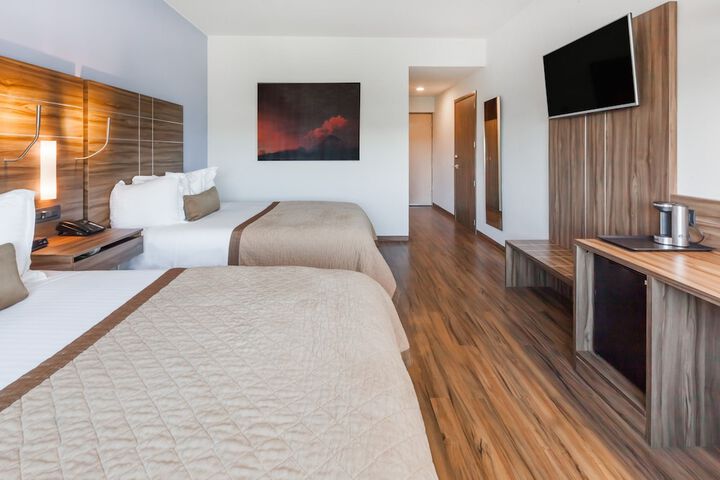 Room 13 of 27
