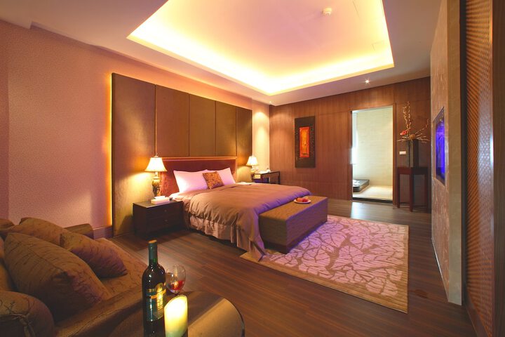 Room 9 of 21