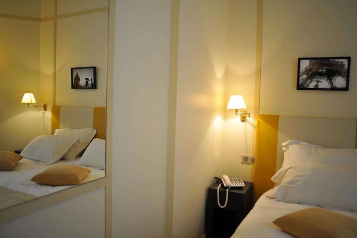 Room 20 of 80