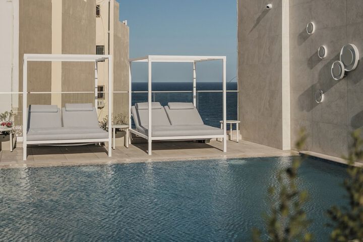 Pool 67 of 102