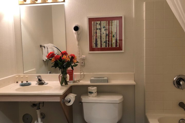 Room 21 of 28