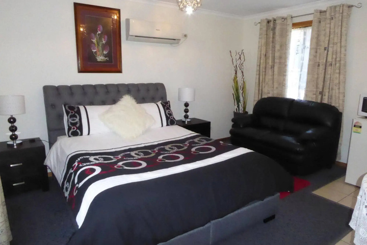 Room 7 of 32
