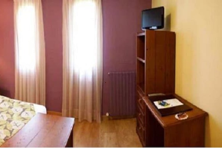 Room 11 of 31