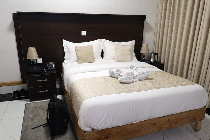 Room 7 of 63