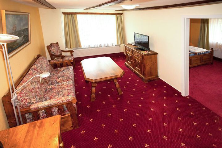 Room 28 of 65